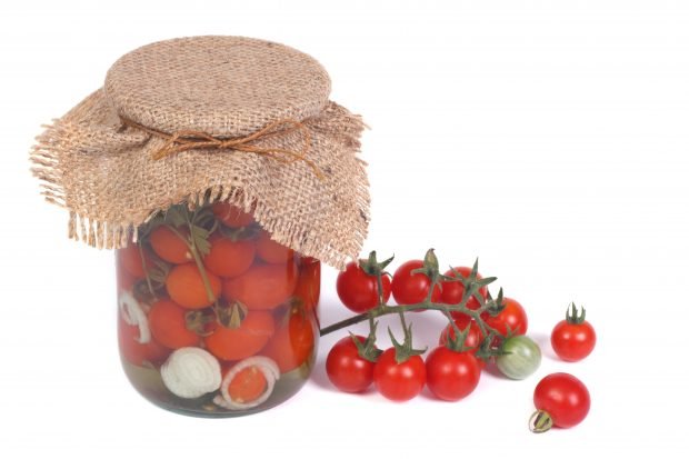 Tomatoes in gelatin for the winter Tomatoes in gelatin for the winter