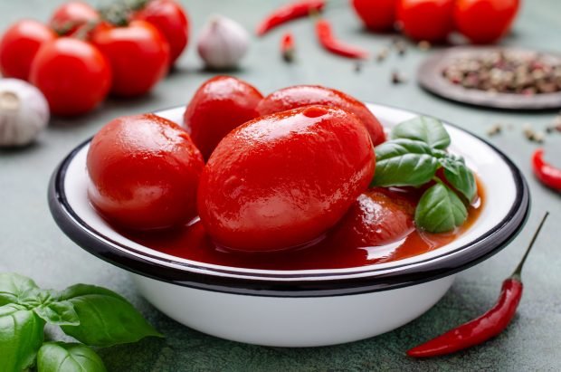 Tomatoes in their own juice without sterilization for the winter Tomatoes in their own juice without sterilization for the winter