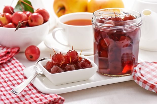 Transparent jam of paradise apples with tails Transparent jam of paradise apples with tails