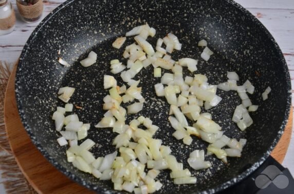 Unusual vinaigrette with fried onions - recipe photo, step 3