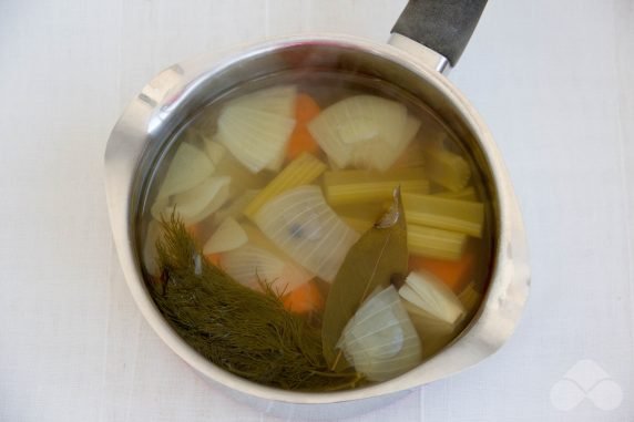 Vegetable broth with carrots and herbs - recipe photo, step 4