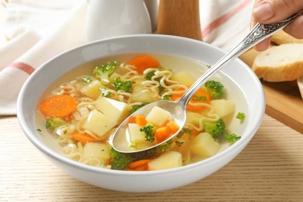 Vegetable broth with potatoes and broccoli