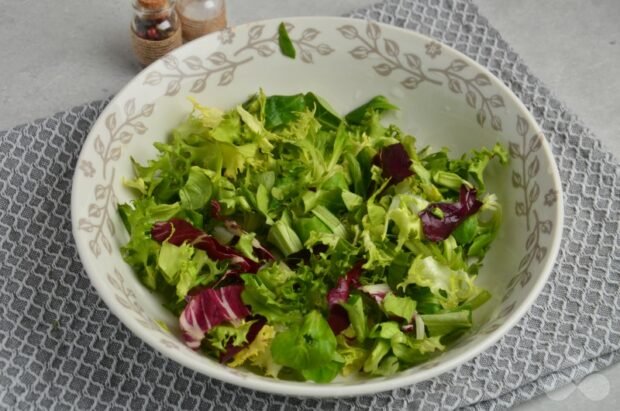 Vegetable salad with eggs and shrimp - recipe photo, step 1