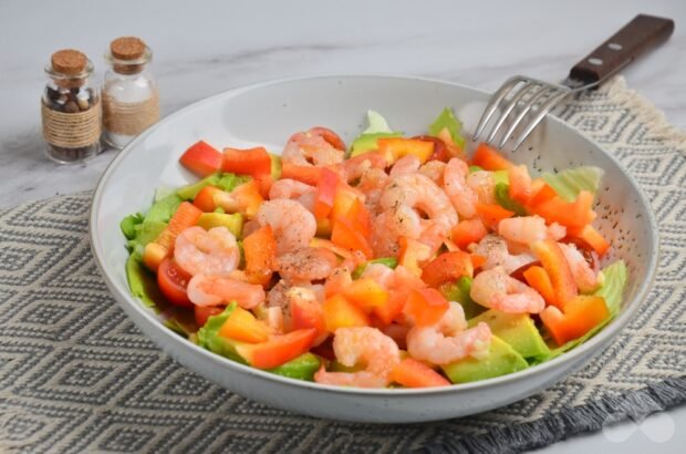 Vegetable salad with shrimp Vegetable salad with shrimp