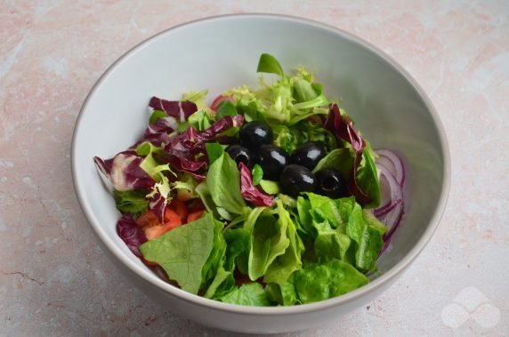 Vegetable salad with solid cheese - recipe photo, step 2