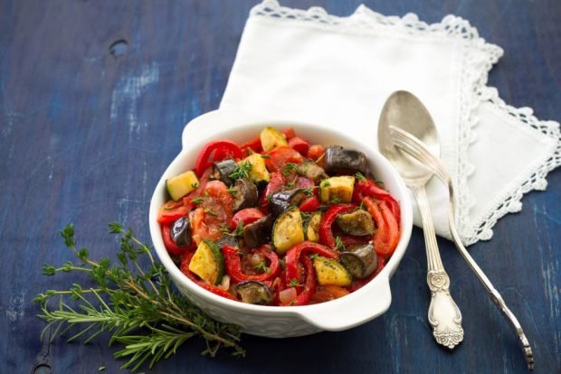 Vegetable stew in a slow cooker Vegetable stew in a slow cooker