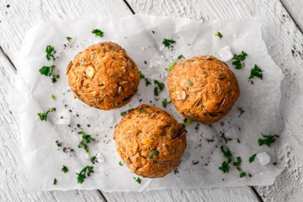 Vegetarian meatballs from lentils with oatmeal Vegetarian meatballs from lentils with oatmeal