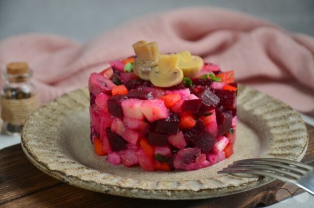 Vinaigrette with pickled mushrooms