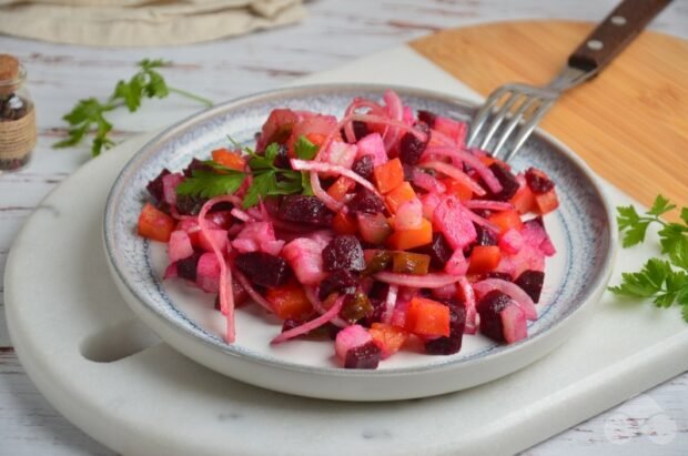 Vinaigrette with pickled onions