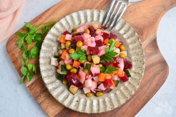 Vinaigrette with small cucumbers