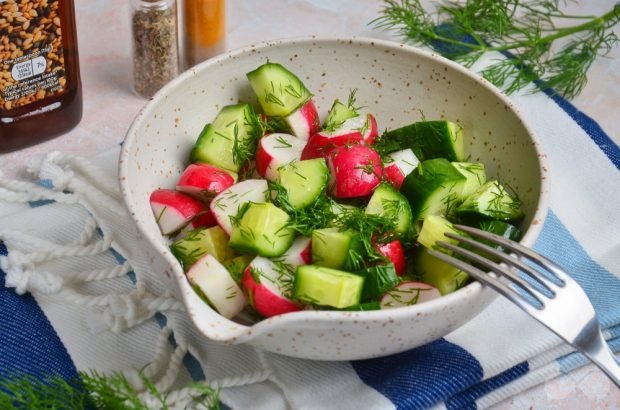 Vitamin salad with radishes and cucumbers