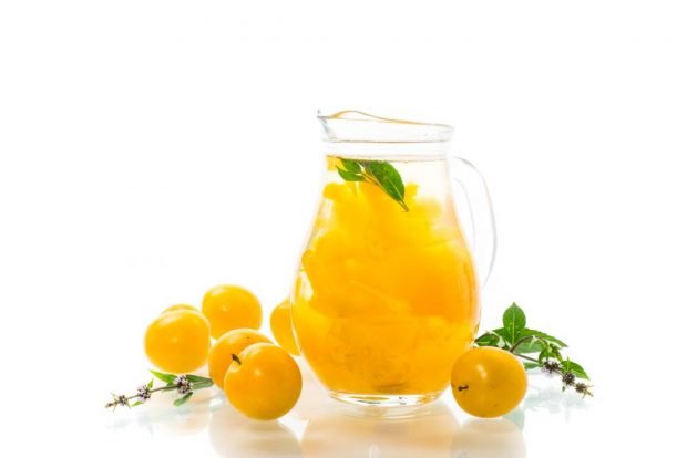 Yellow plum compote