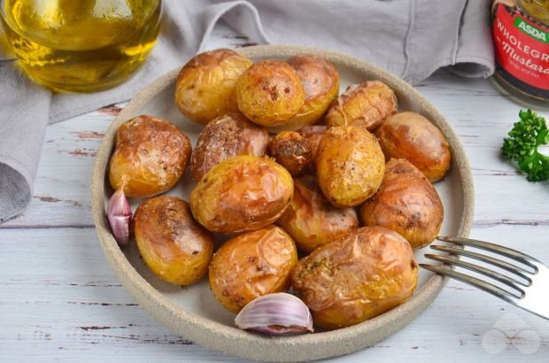 Young potatoes are in a runs Young potatoes are in a runs